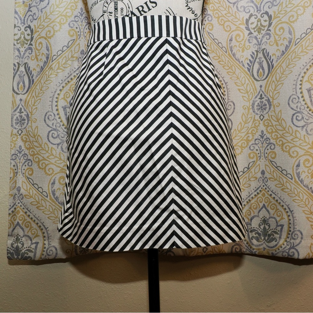 J.Crew Black and White Striped Cotton/Spandex Mini Skirt - Size 8 - Picture 5 of 8